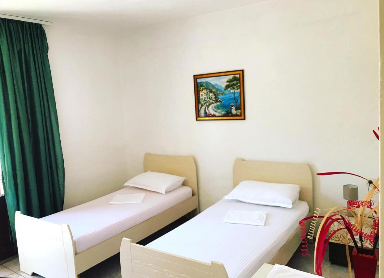 Vila Aliaj Luxury Apartment With 2 Rooms With Private Wonderful Terrace Durrës Buitenkant foto