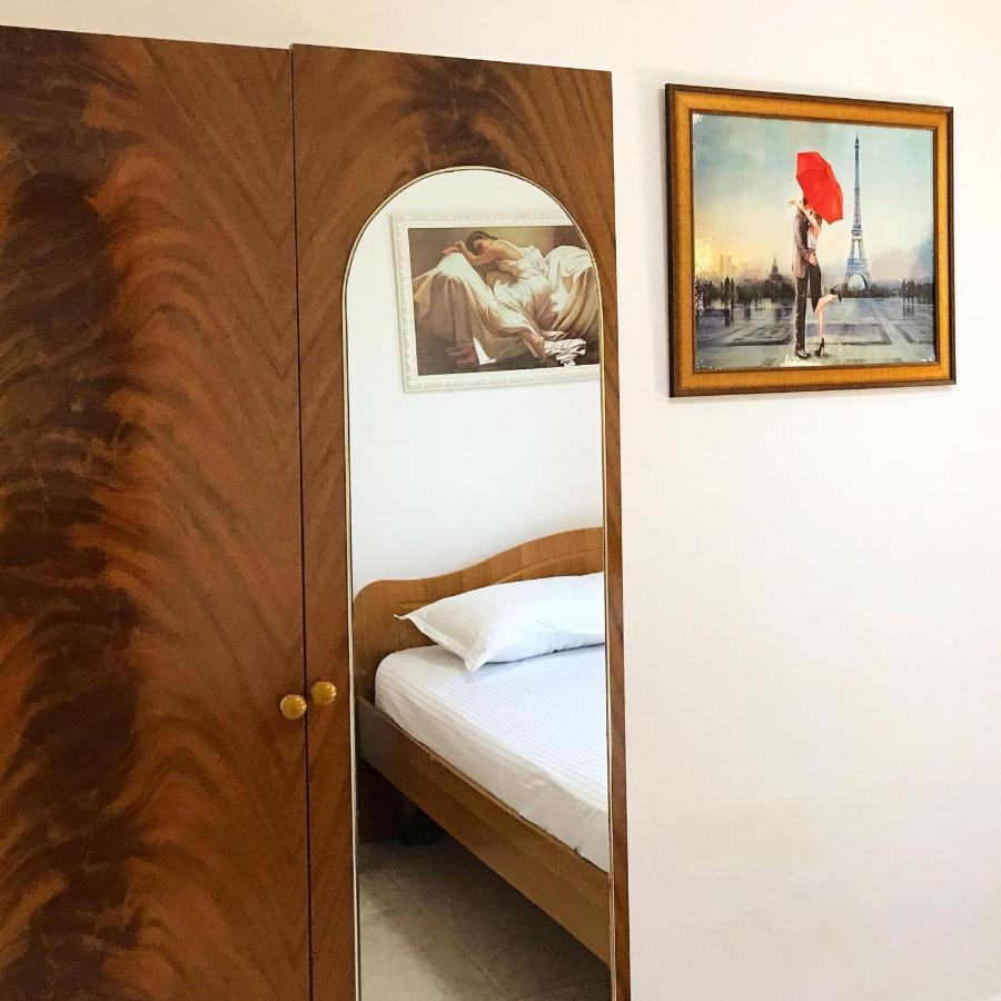 Vila Aliaj Luxury Apartment With 2 Rooms With Private Wonderful Terrace Durrës Buitenkant foto