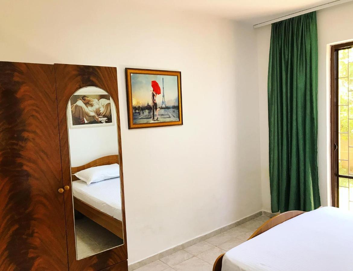 Vila Aliaj Luxury Apartment With 2 Rooms With Private Wonderful Terrace Durrës Buitenkant foto