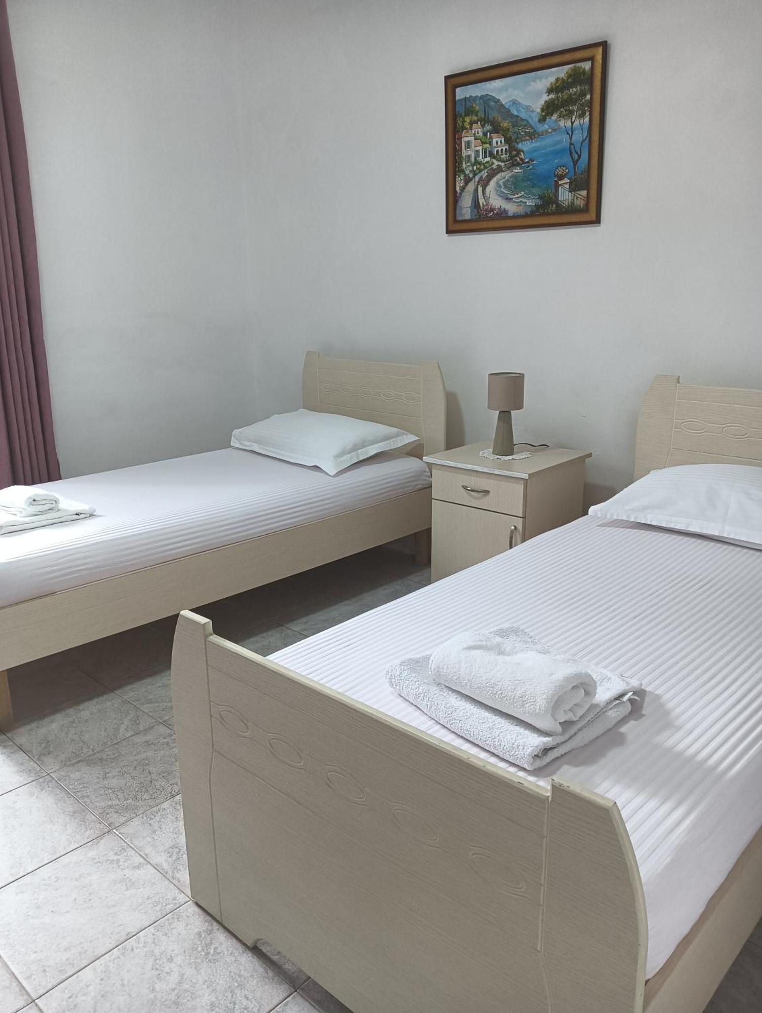 Vila Aliaj Luxury Apartment With 2 Rooms With Private Wonderful Terrace Durrës Buitenkant foto
