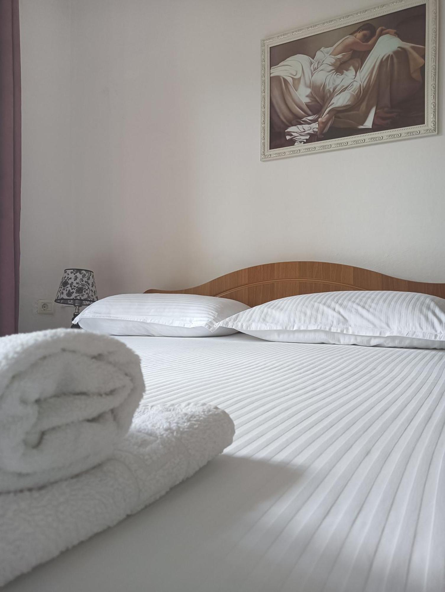 Vila Aliaj Luxury Apartment With 2 Rooms With Private Wonderful Terrace Durrës Buitenkant foto