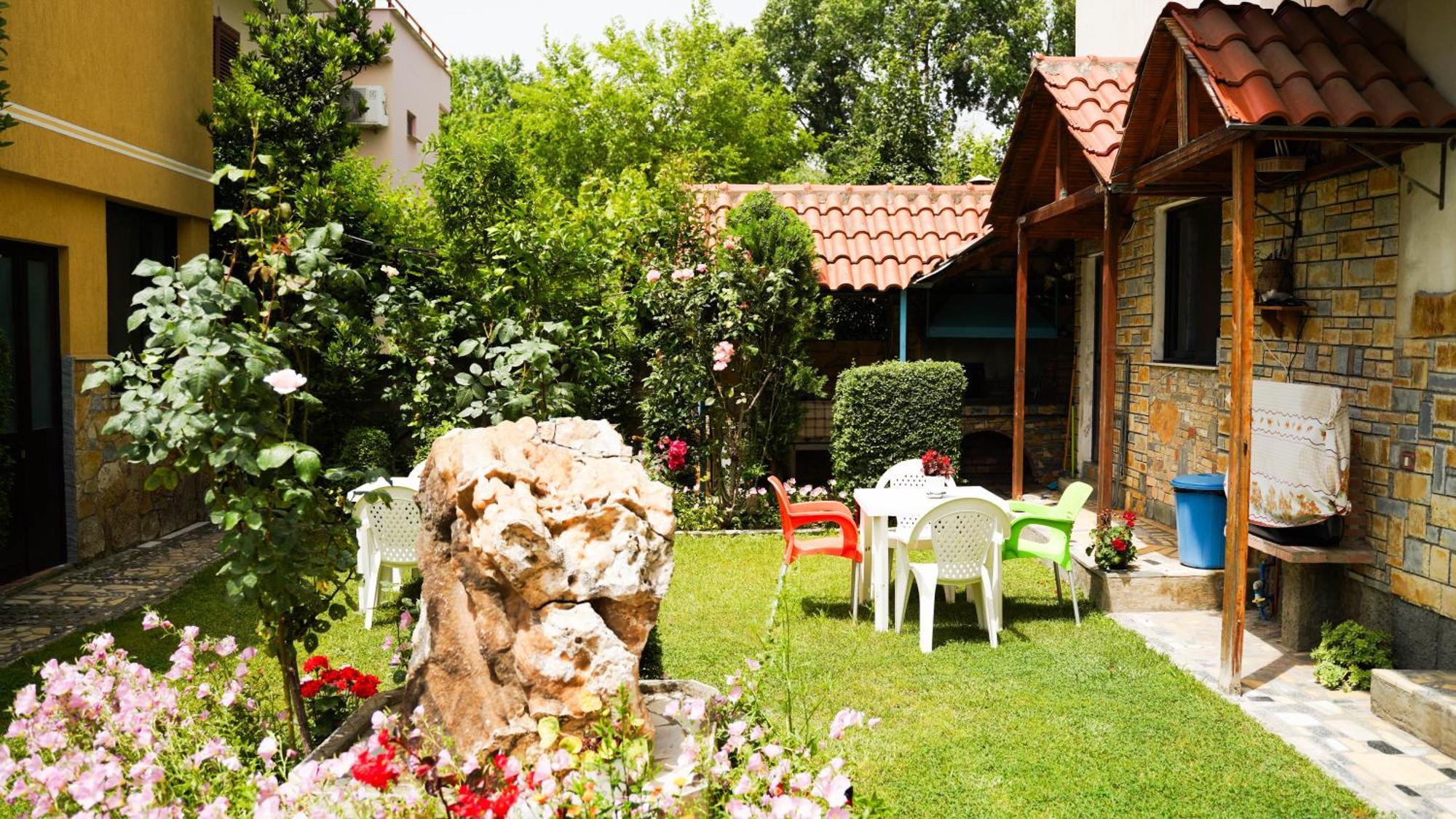 Vila Aliaj Luxury Apartment With 2 Rooms With Private Wonderful Terrace Durrës Buitenkant foto