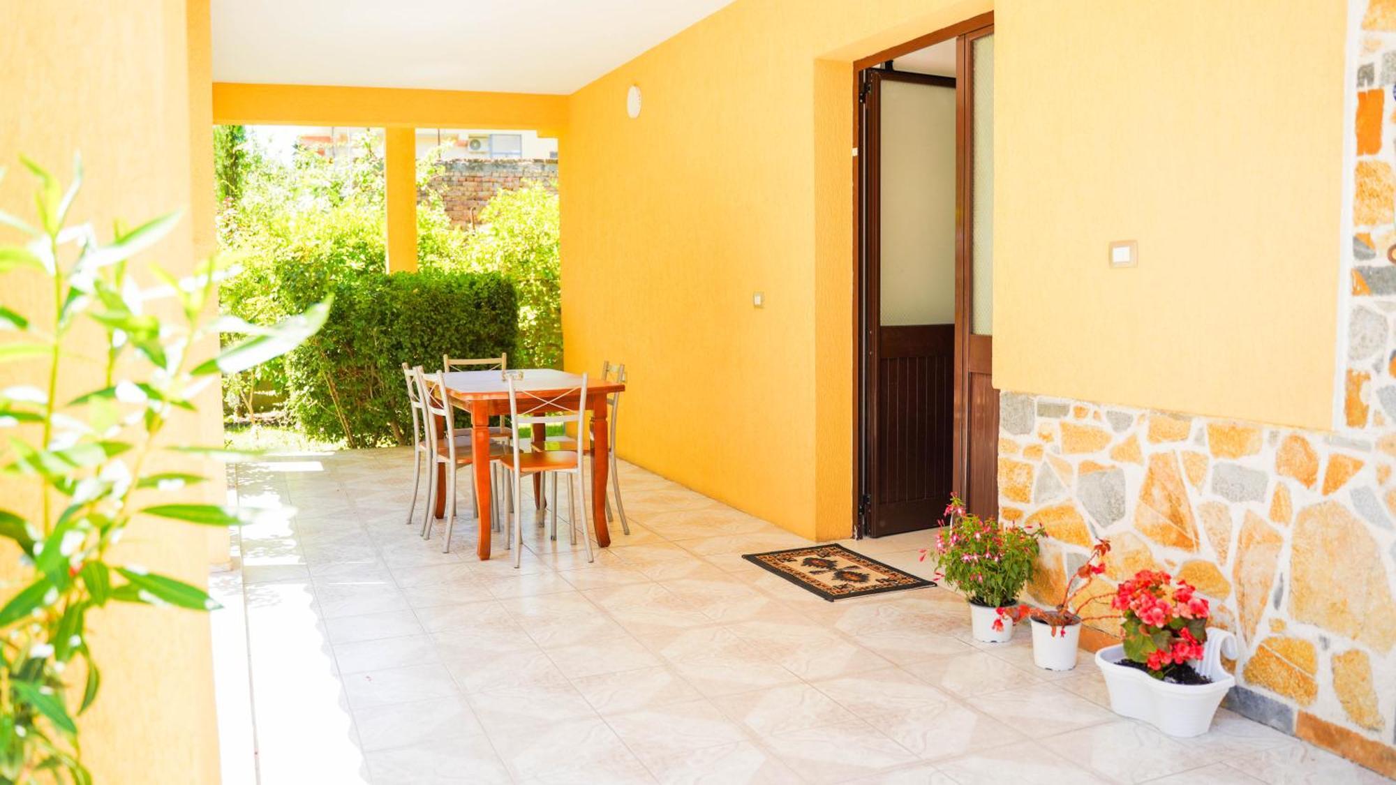 Vila Aliaj Luxury Apartment With 2 Rooms With Private Wonderful Terrace Durrës Buitenkant foto