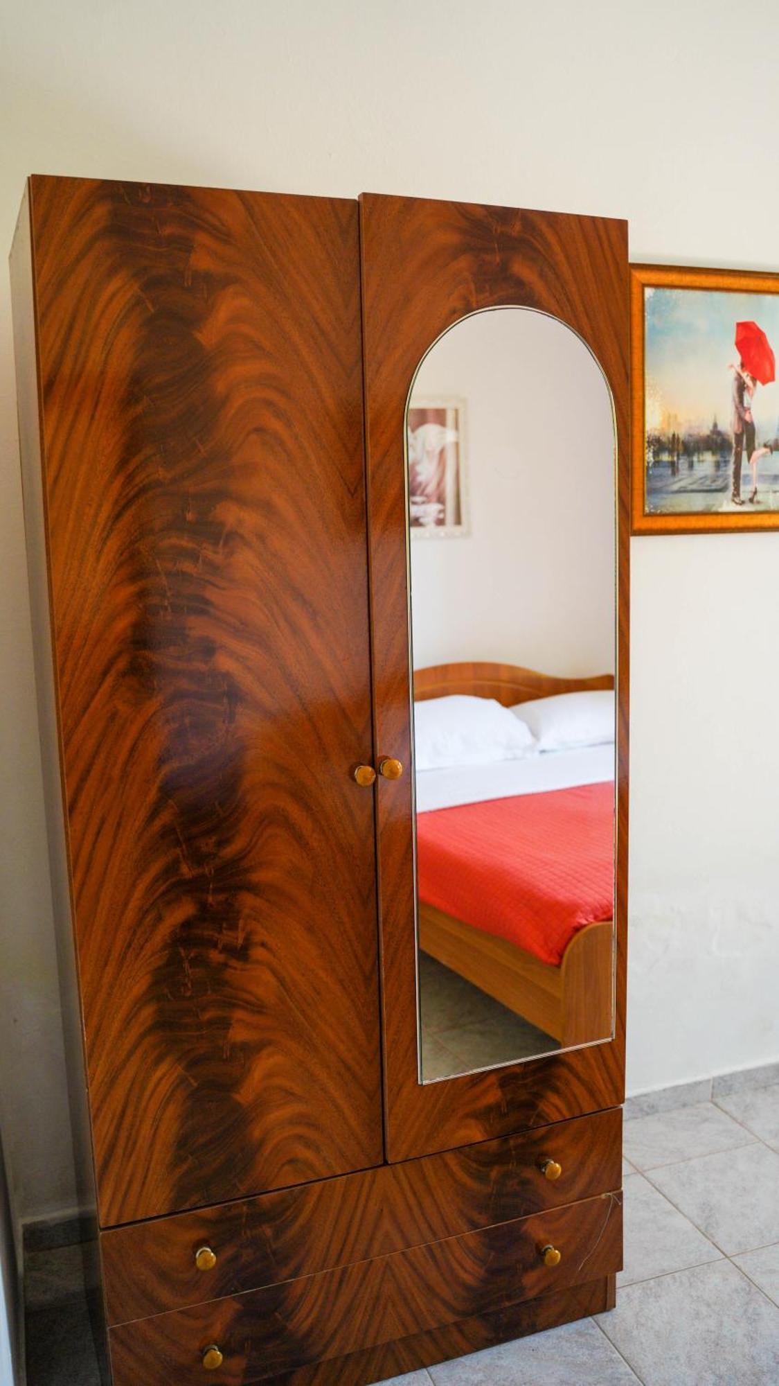 Vila Aliaj Luxury Apartment With 2 Rooms With Private Wonderful Terrace Durrës Buitenkant foto