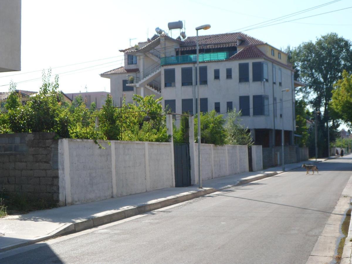 Vila Aliaj Luxury Apartment With 2 Rooms With Private Wonderful Terrace Durrës Buitenkant foto